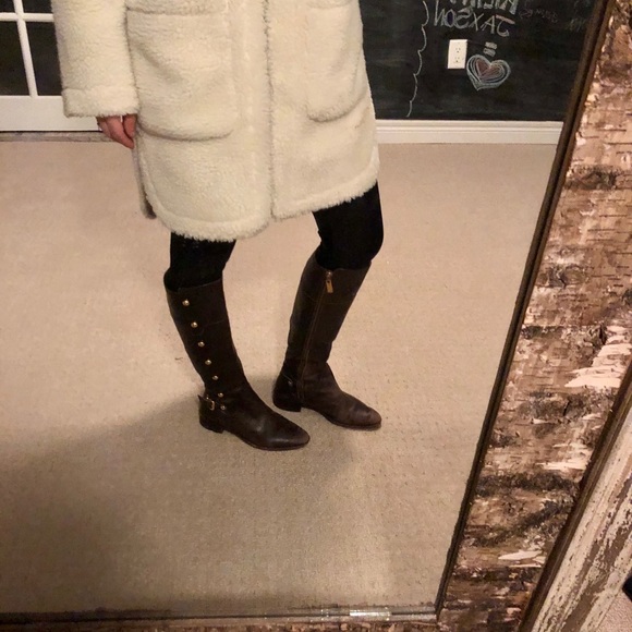 Micheal Kors Brown Leather boots (flats). - Picture 7 of 7